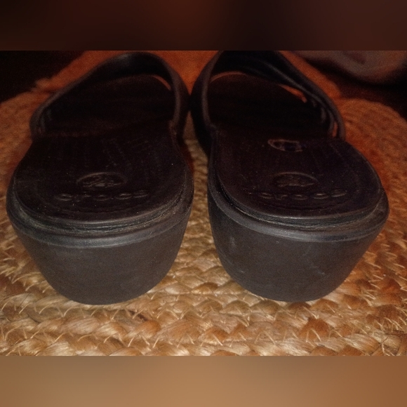 CROCS Rhonda Wedge Black Strappy Slide Sandals 8W Comfort Preppy - Picture 4 of 5